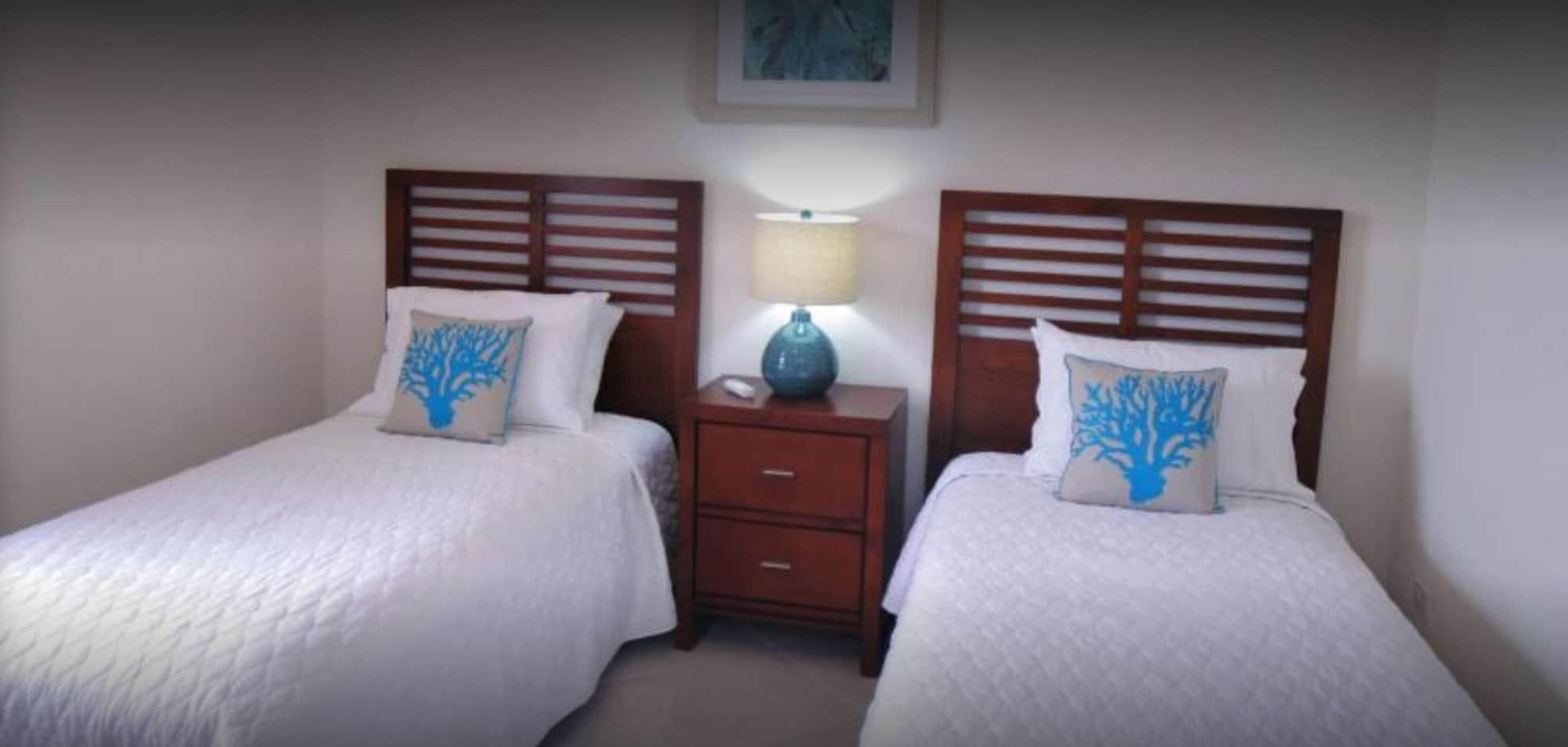 Lantana Resort Barbados By Island Villas Сент-Джеймс Экстерьер фото