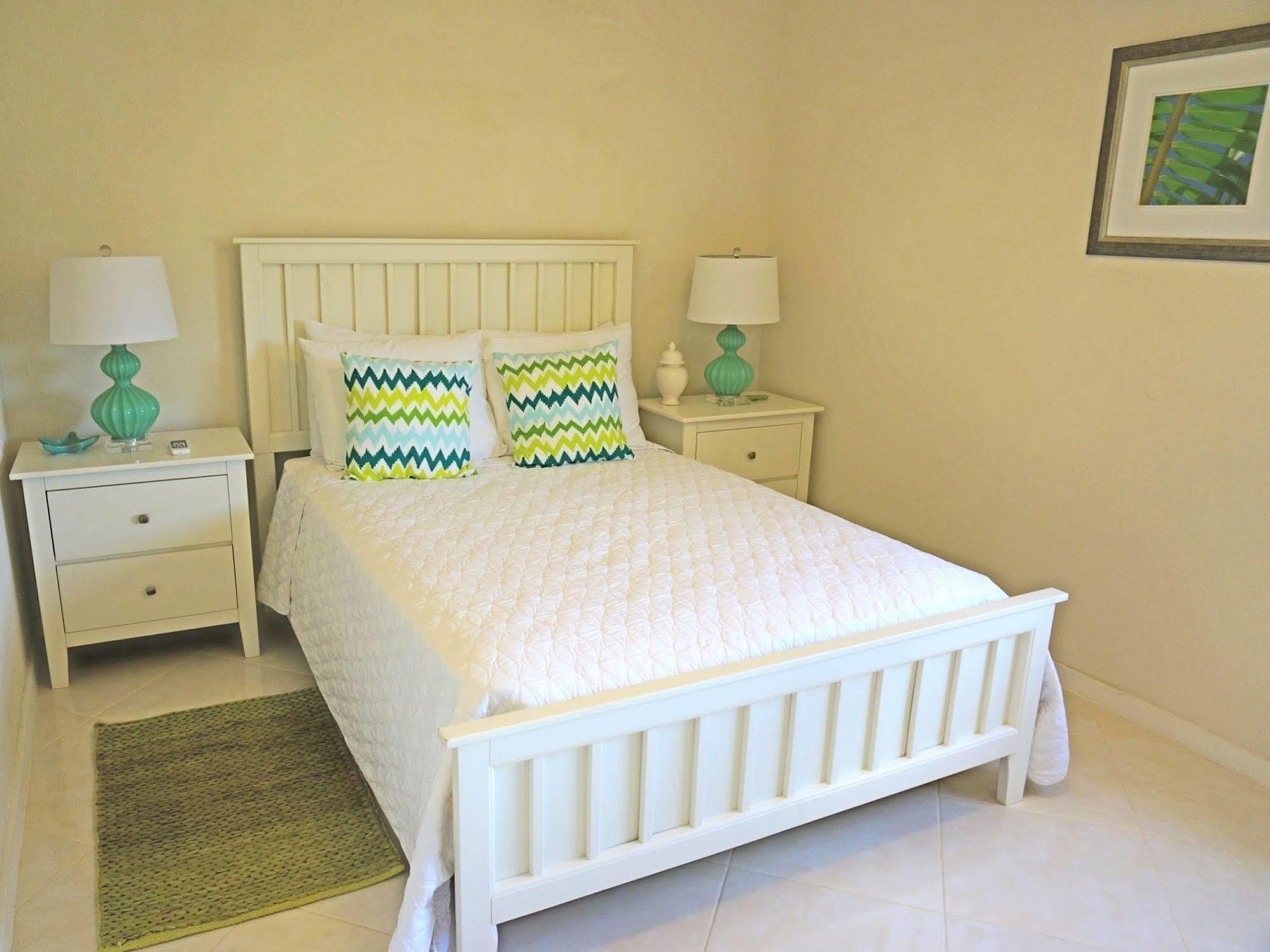 Lantana Resort Barbados By Island Villas Сент-Джеймс Экстерьер фото